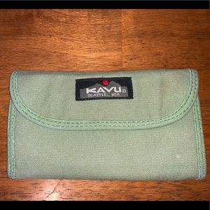 Green Kavu wallet.